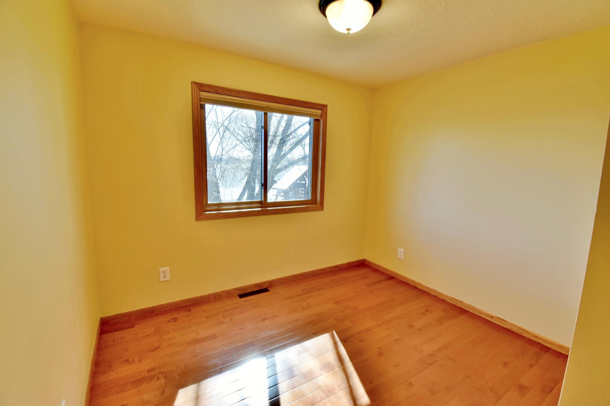 5123 Green Meadow Road SE Osakis, MN 56360 Main floor lakeside bedroom #3 - use for guest or even an office