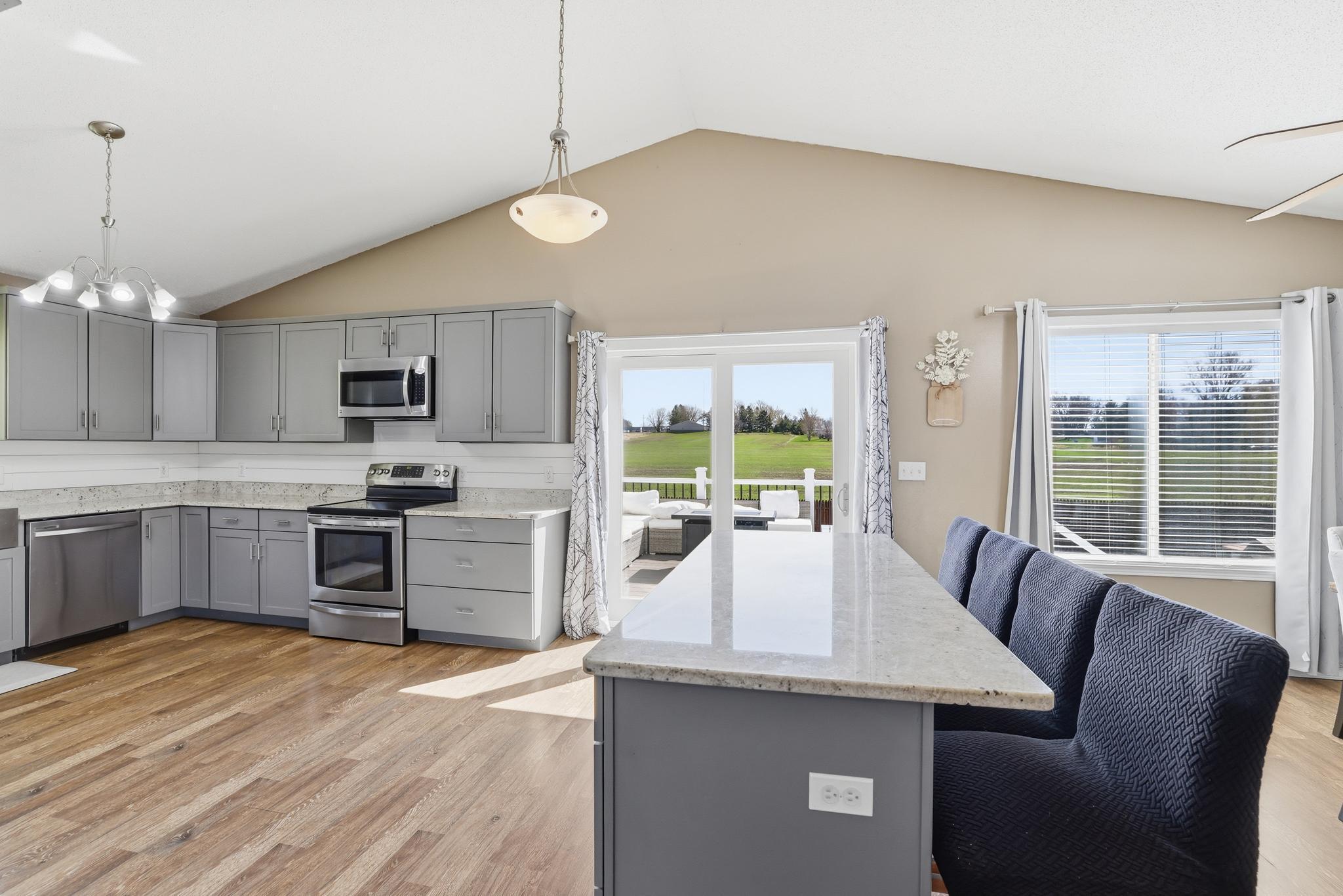 Extra large island to gather at