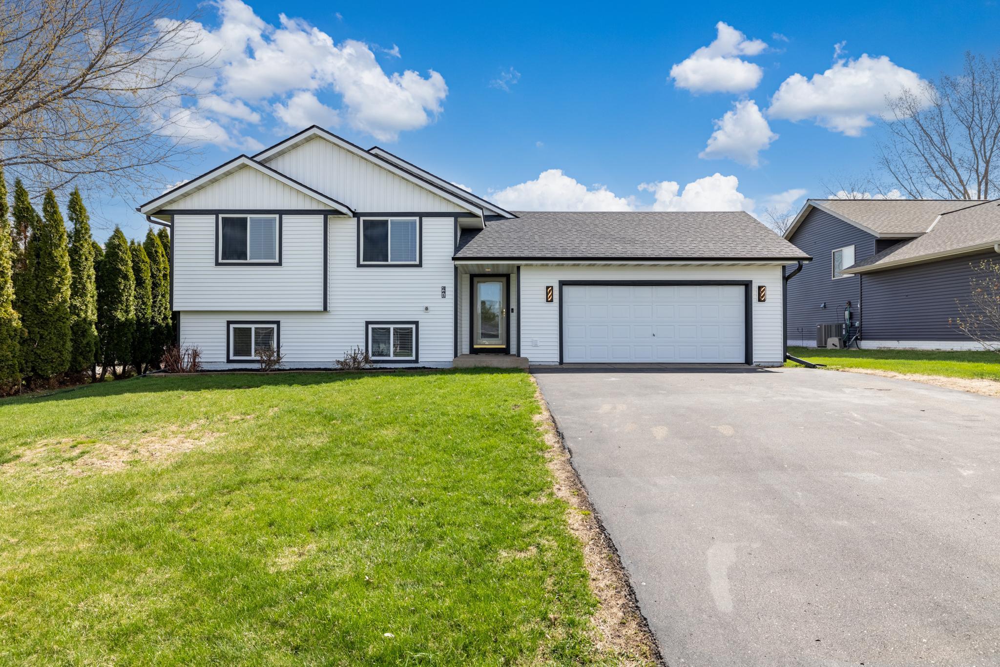 Quiet street & neighborhood
