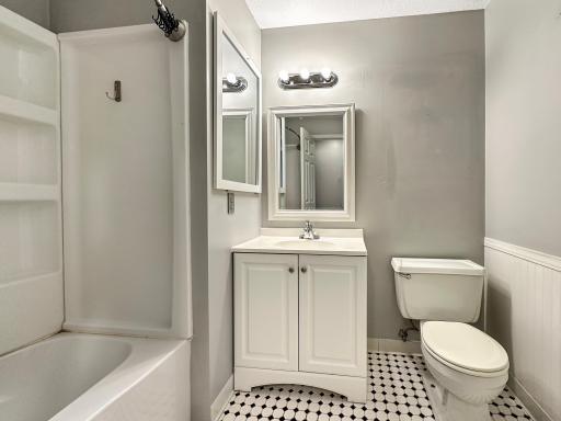 Upper Level Full Bathroom