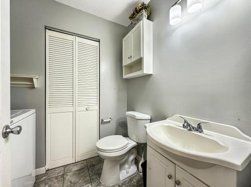 Main Floor Bath/Laundry
