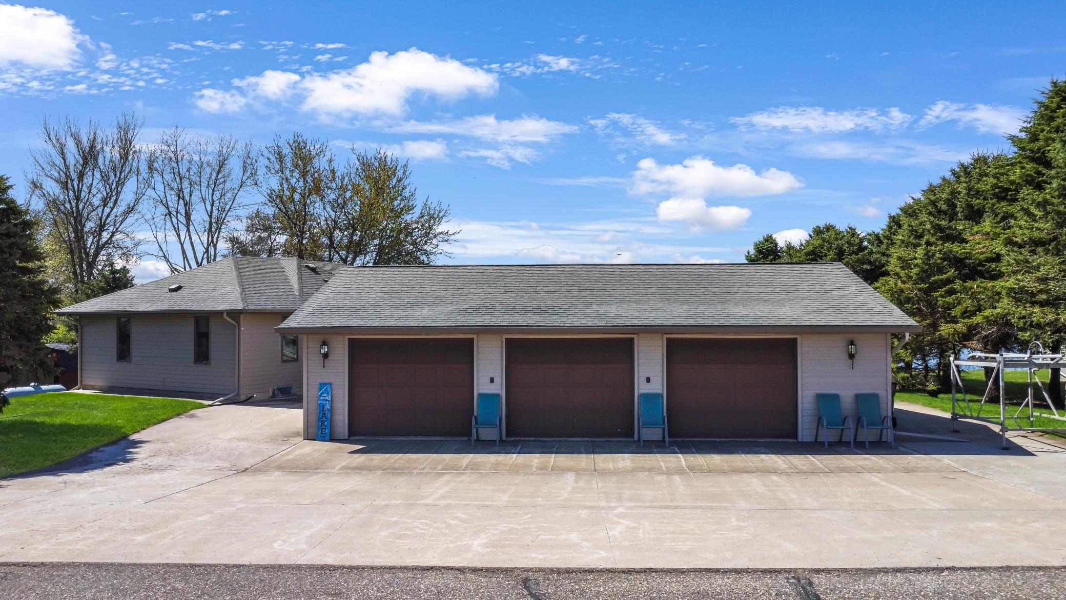 3-Stall Garage