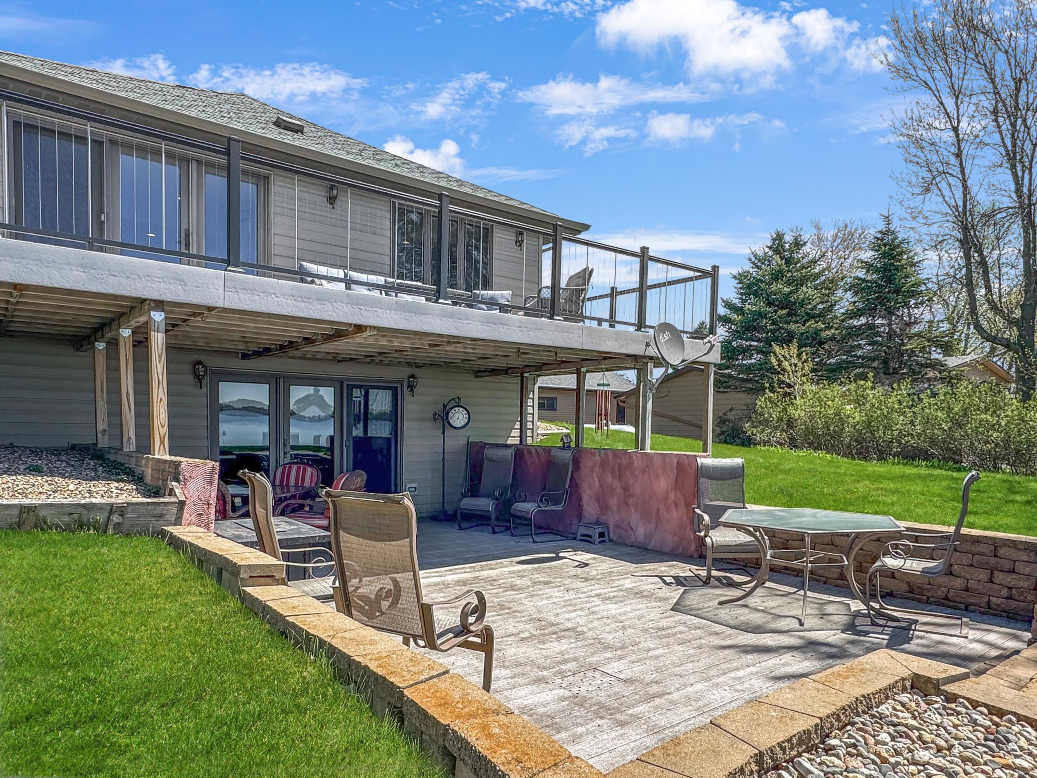 Walk-out patio