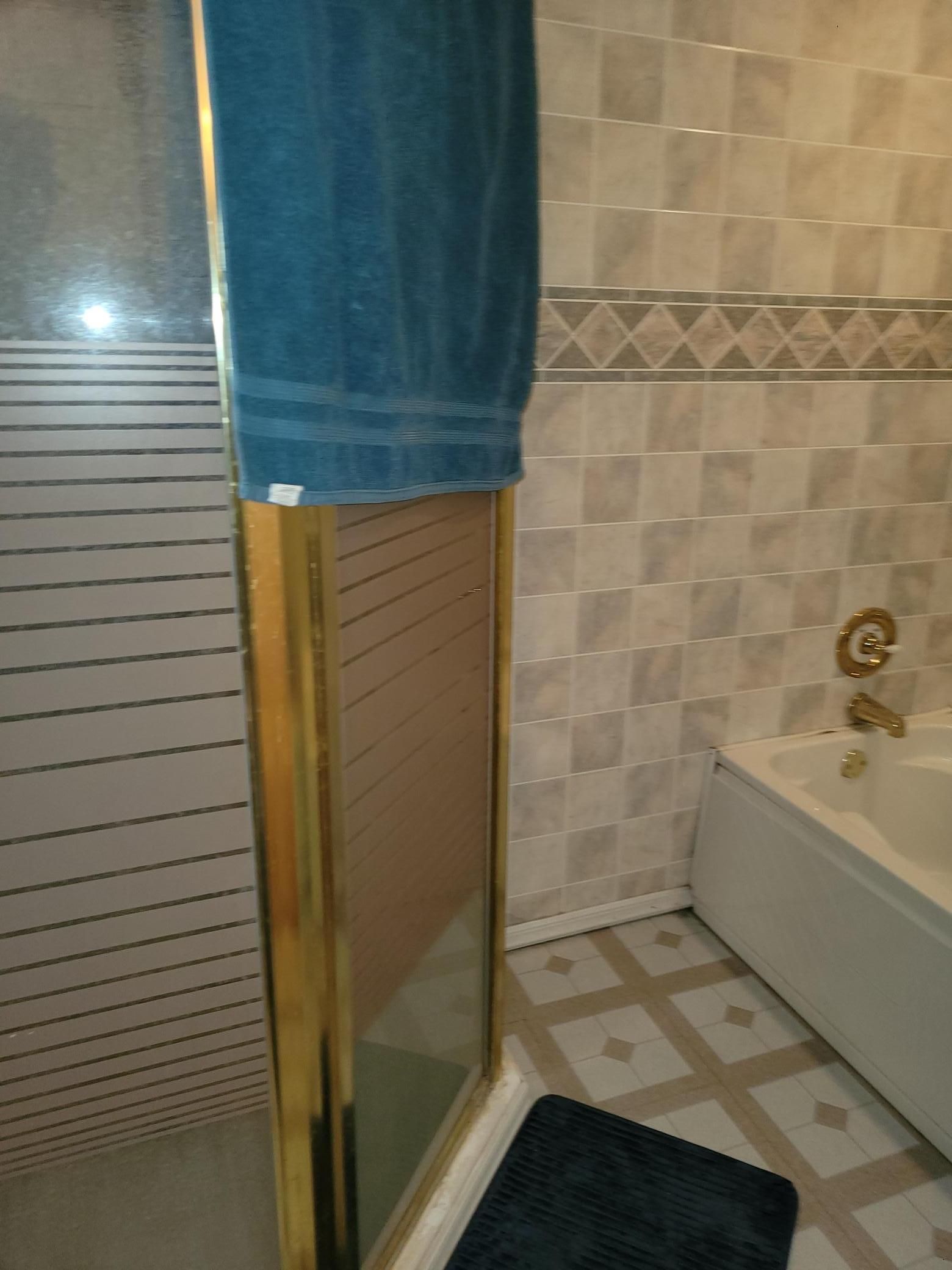 Bath off main bedroom (2).jpg