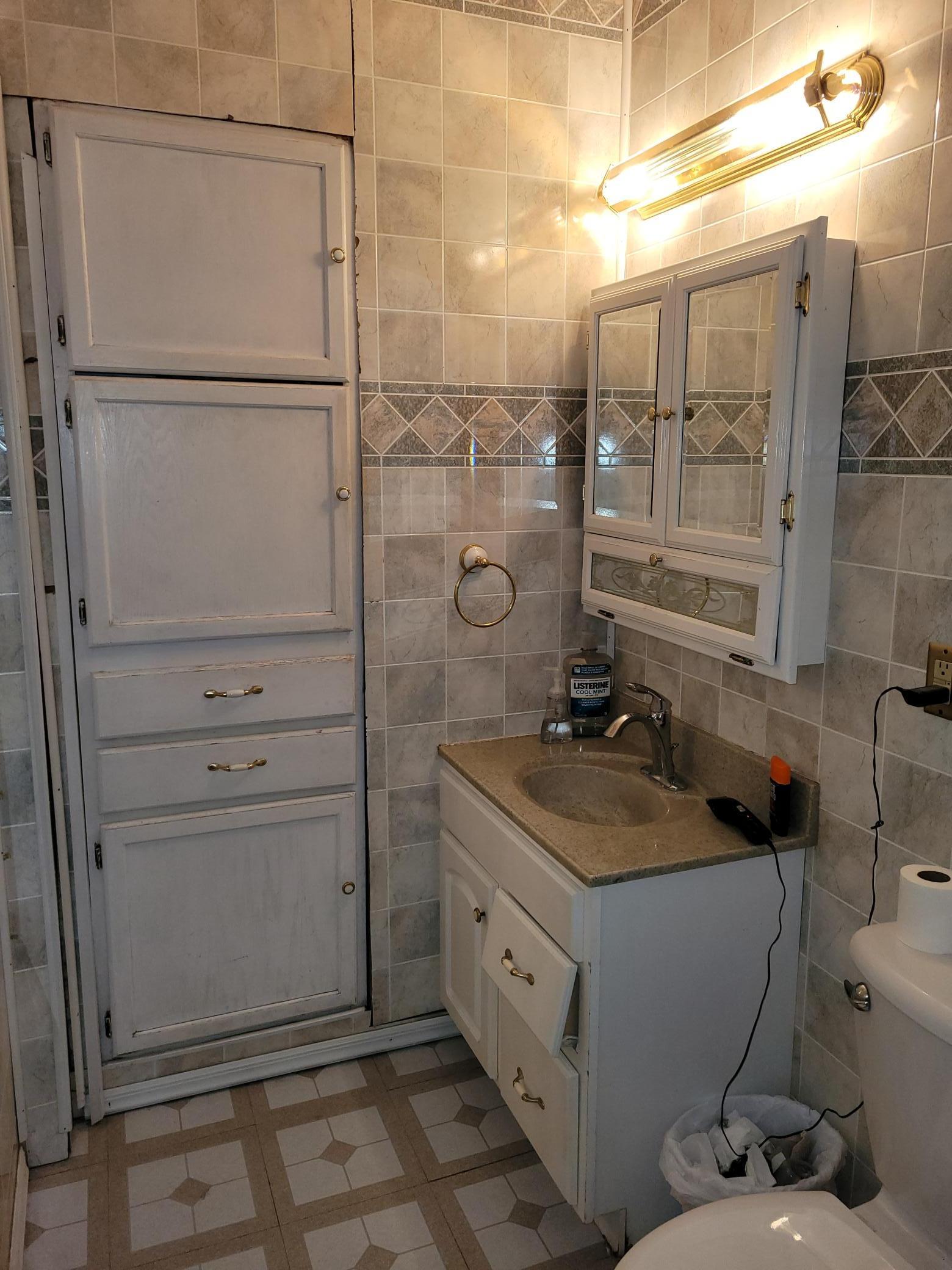 Bath off main bedroom.jpg