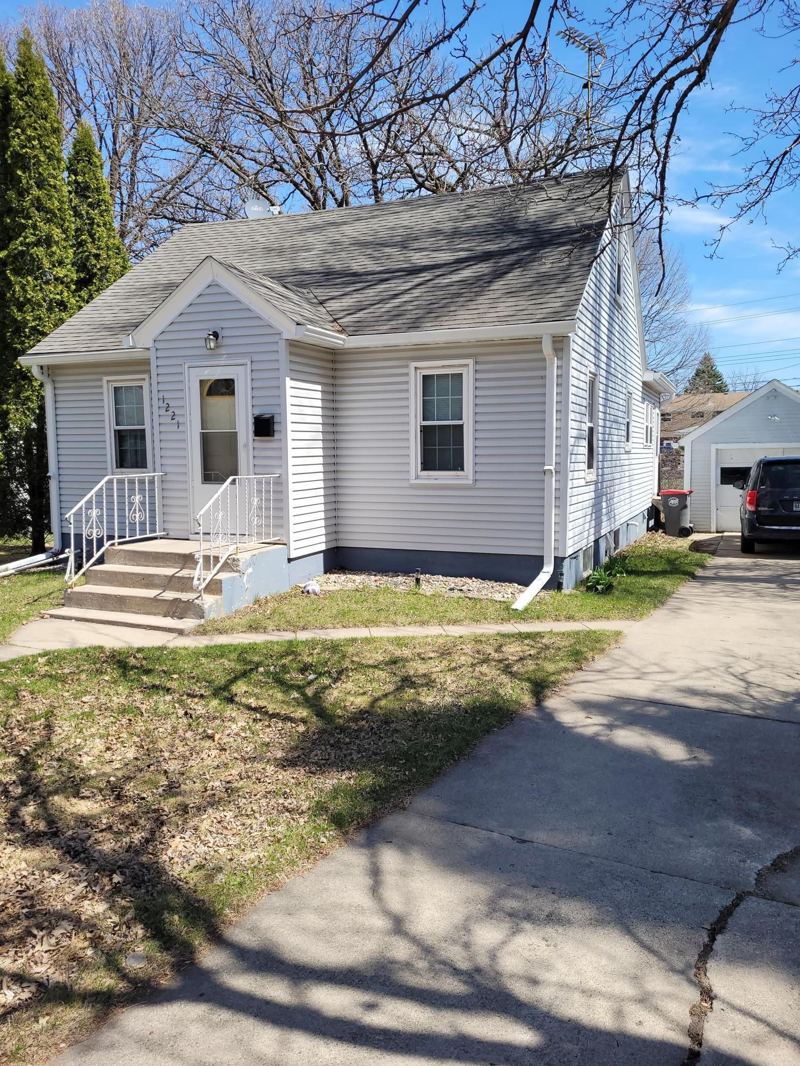 Front of home (2).jpg