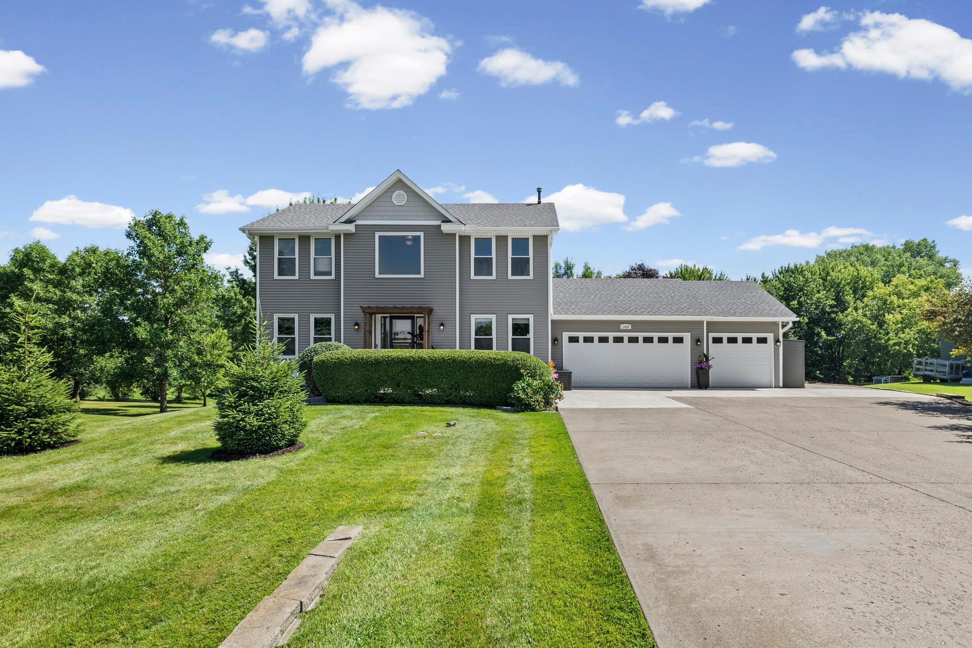 Large 3 car heated & insulated garage