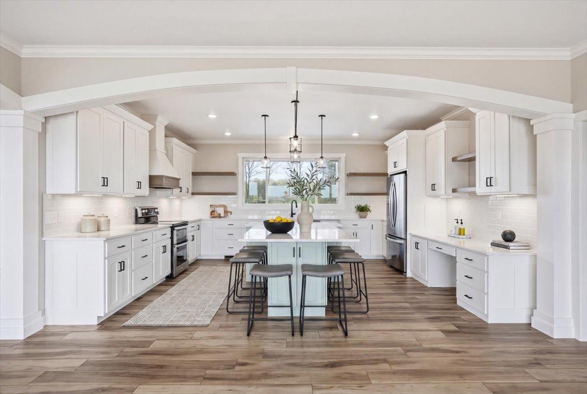 Kitchen (Staged).jpg