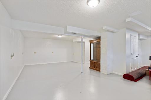 514 1st Avenue NW, Chisholm, MN 55719