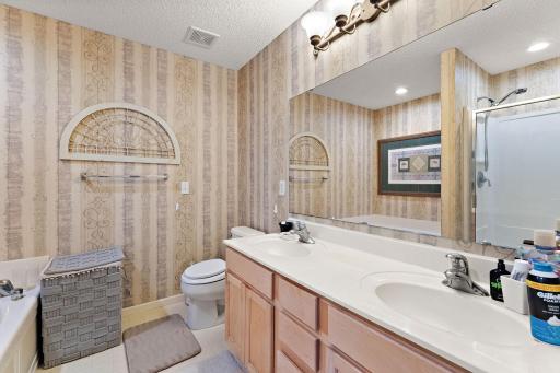225 Heritage Lane, Circle Pines, MN 55014