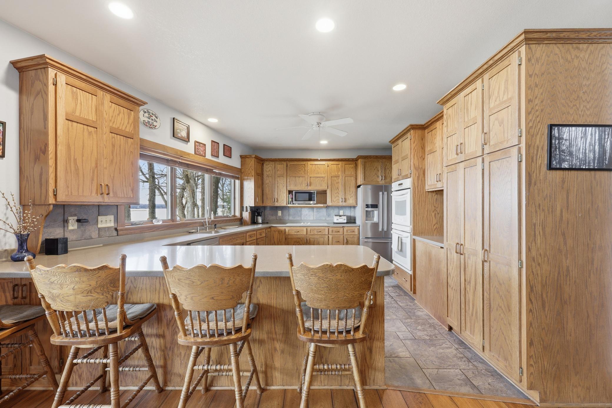 Breakfast bar