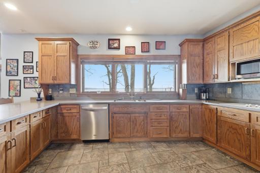 633 N Shore Drive, Detroit Lakes, MN 56501