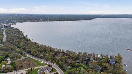 633 N Shore Drive, Detroit Lakes, MN 56501