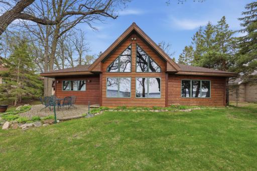 633 N Shore Drive, Detroit Lakes, MN 56501