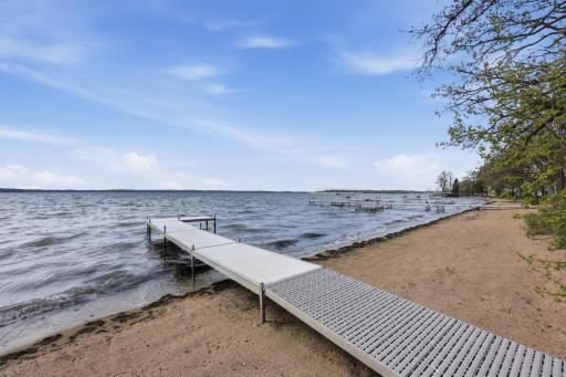 633 N Shore Drive, Detroit Lakes, MN 56501