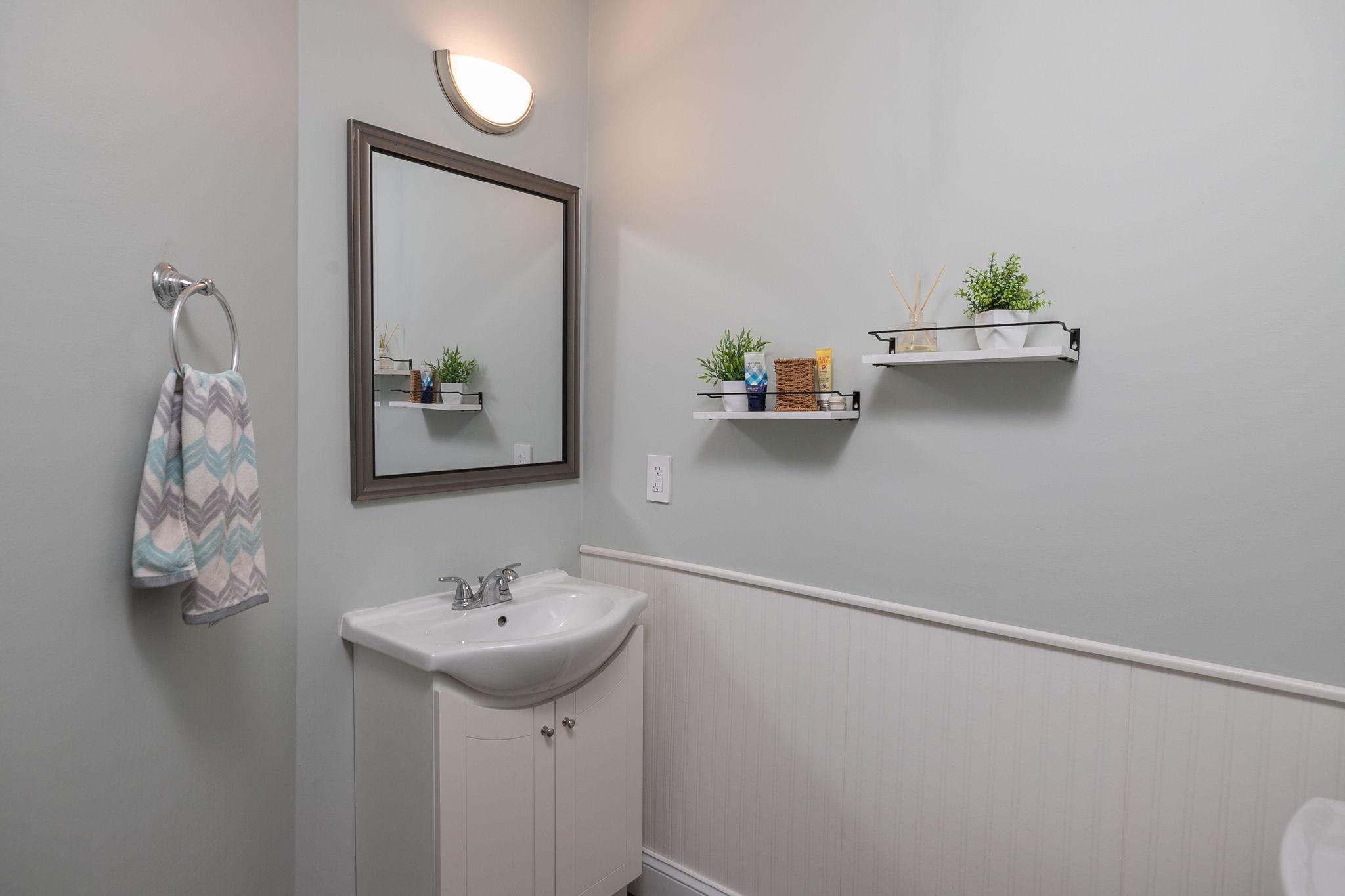 18-web-or-mls-18-Bathroom.jpg