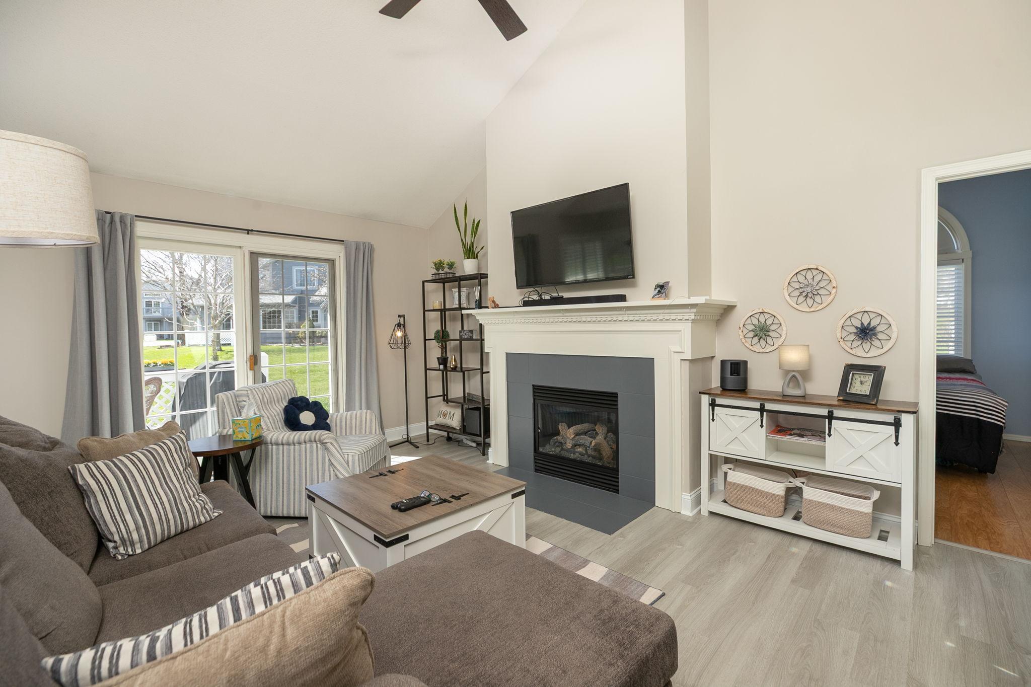 3-web-or-mls-03-Living Room.jpg