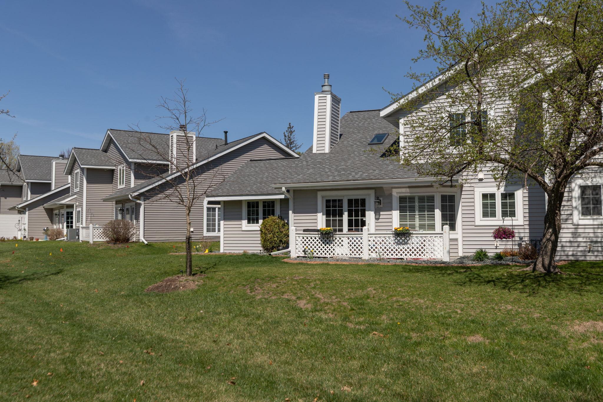 32-web-or-mls-32-Back View.jpg