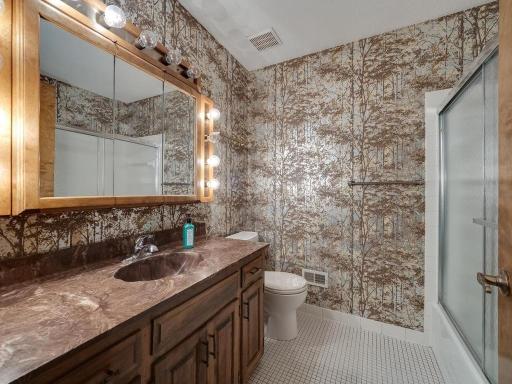 6777 W 82nd Street, Minneapolis, MN 55438