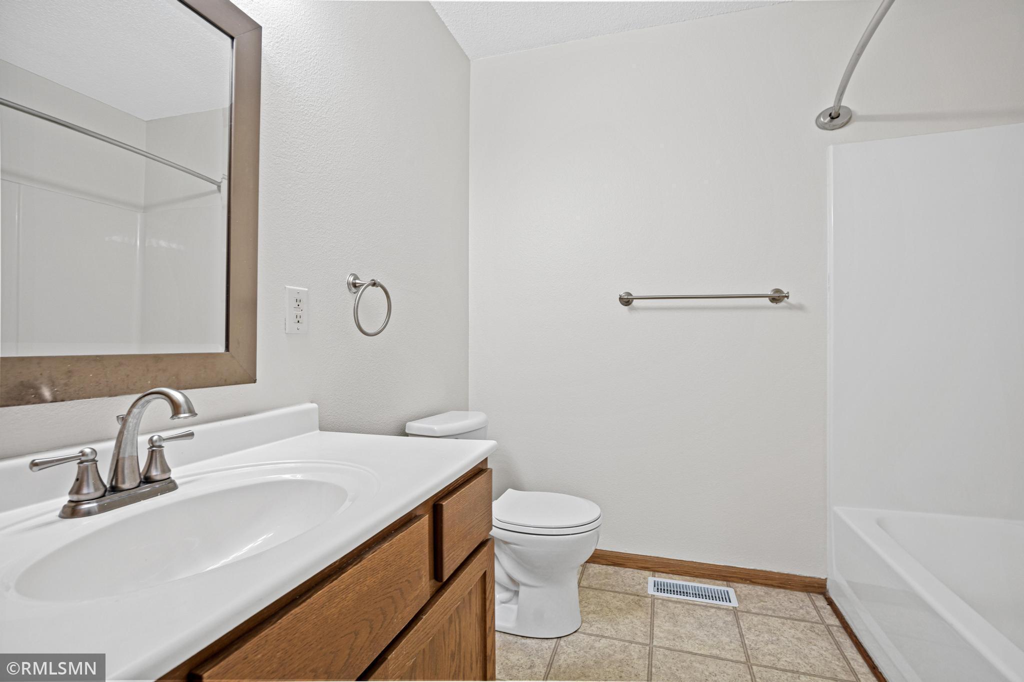 162 Bridgewater Trail-21.jpg