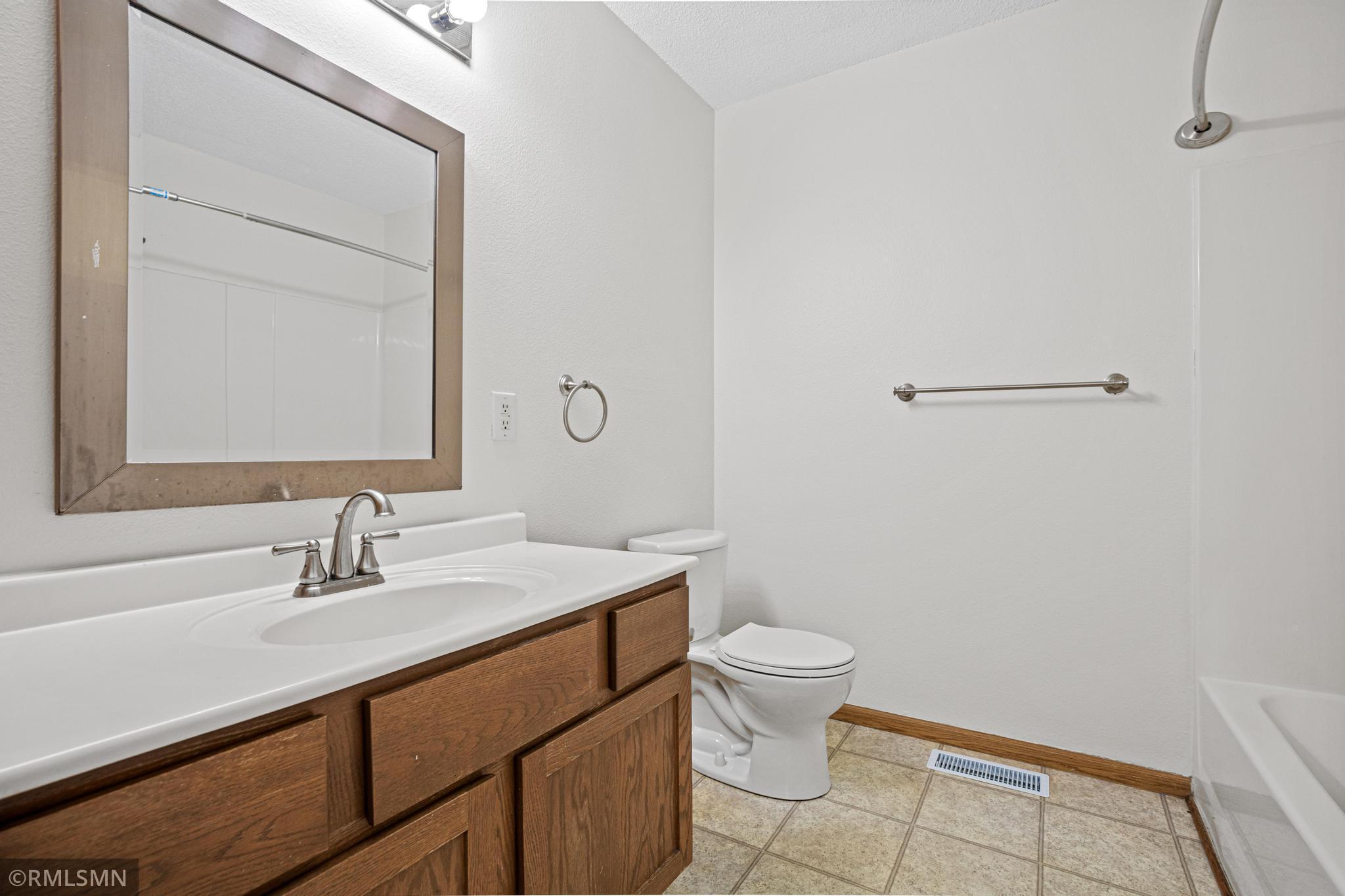 162 Bridgewater Trail-20.jpg