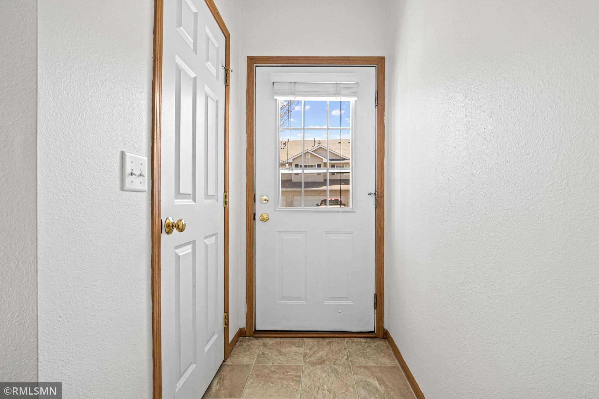 162 Bridgewater Trail-4.jpg