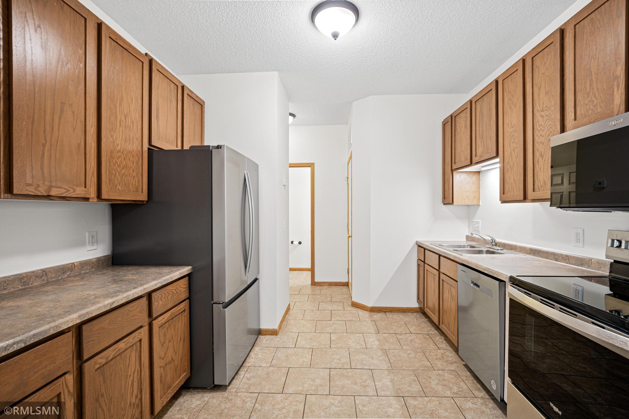 162 Bridgewater Trail-8.jpg