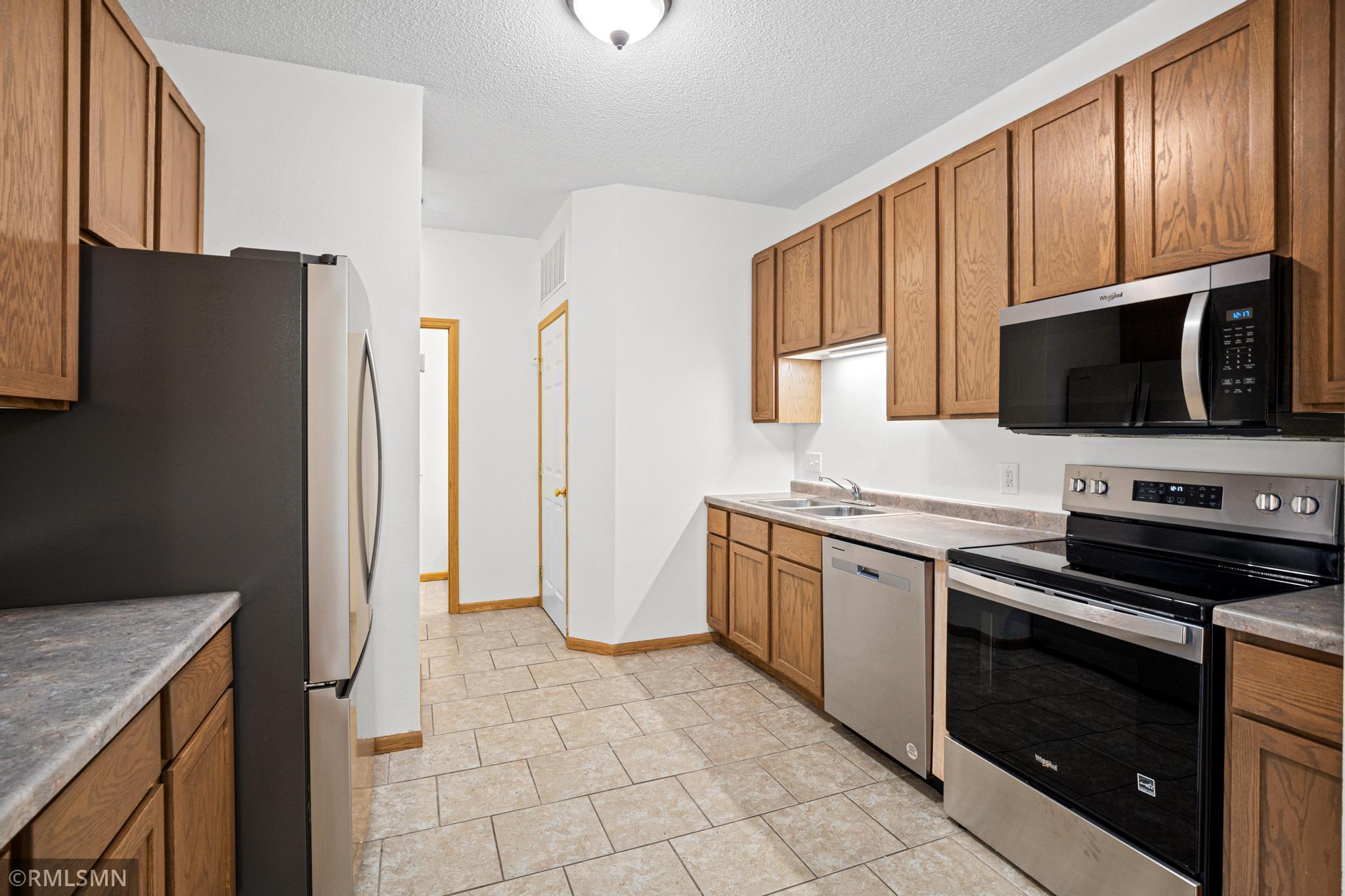 162 Bridgewater Trail-9.jpg