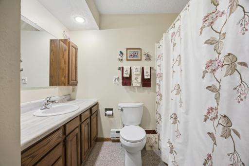 327 10th Avenue S, 3, Fargo, ND 58103