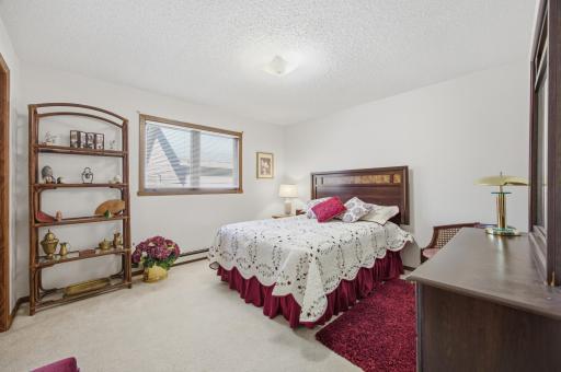 327 10th Avenue S, 3, Fargo, ND 58103