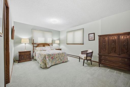327 10th Avenue S, 3, Fargo, ND 58103