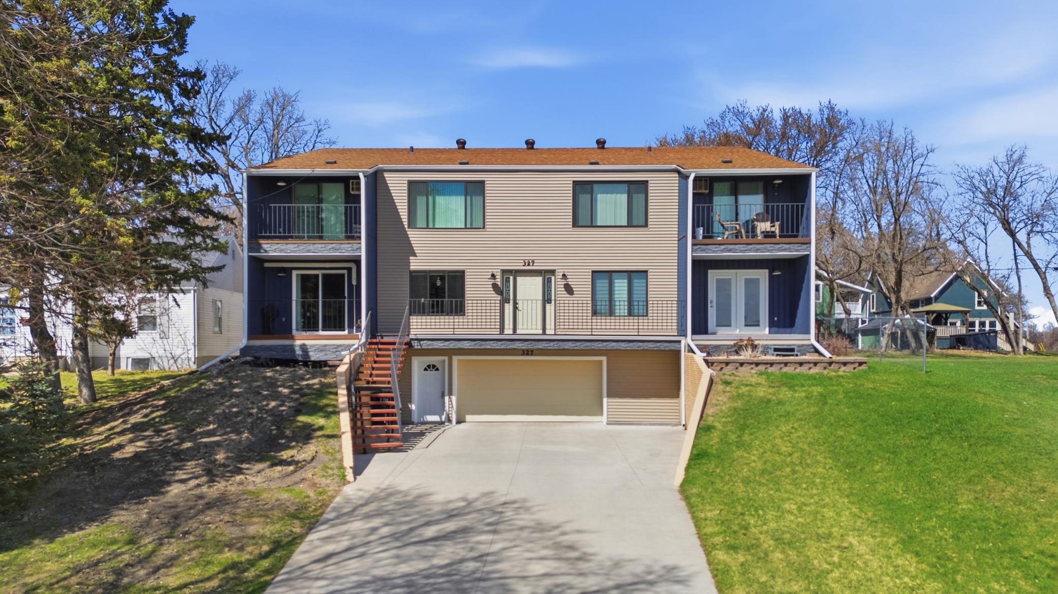 327 10th Avenue S, 3, Fargo, ND 58103