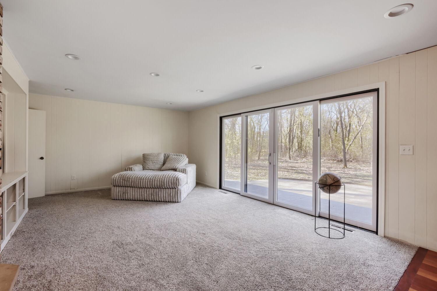 23 Evergreen Rd - Web Quality - 008 - 08 Living Room.jpg