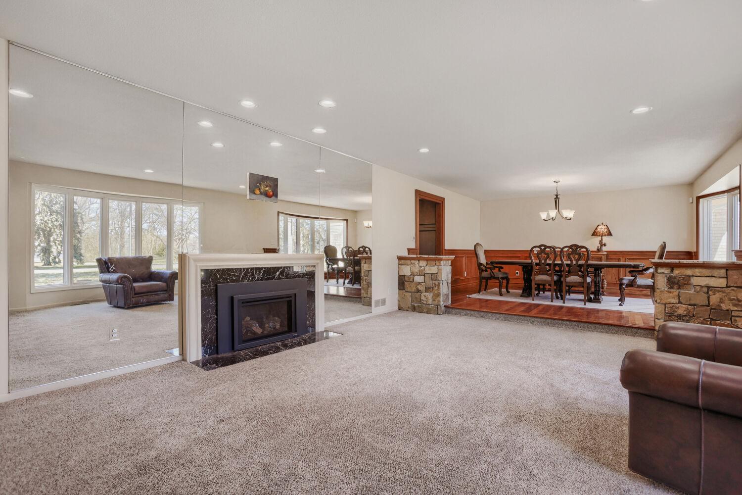 23 Evergreen Rd - Web Quality - 006 - 06 Living Room.jpg