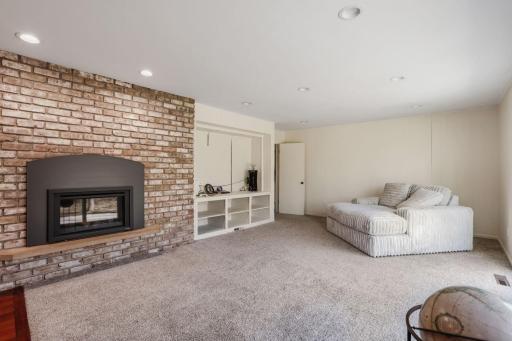 23 Evergreen Rd - Web Quality - 009 - 09 Living Room.jpg