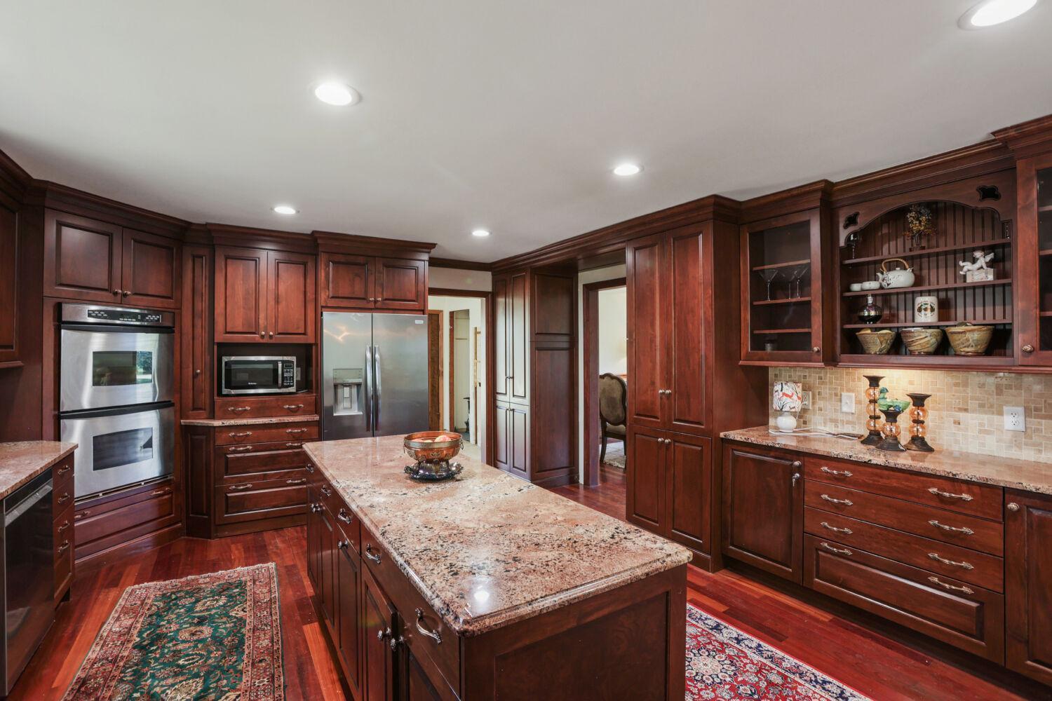 23 Evergreen Rd - Web Quality - 013 - 13 Kitchen.jpg