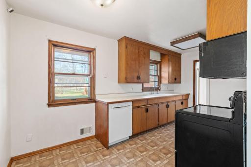 3701 Violet Avenue N, Brooklyn Center, MN 55429