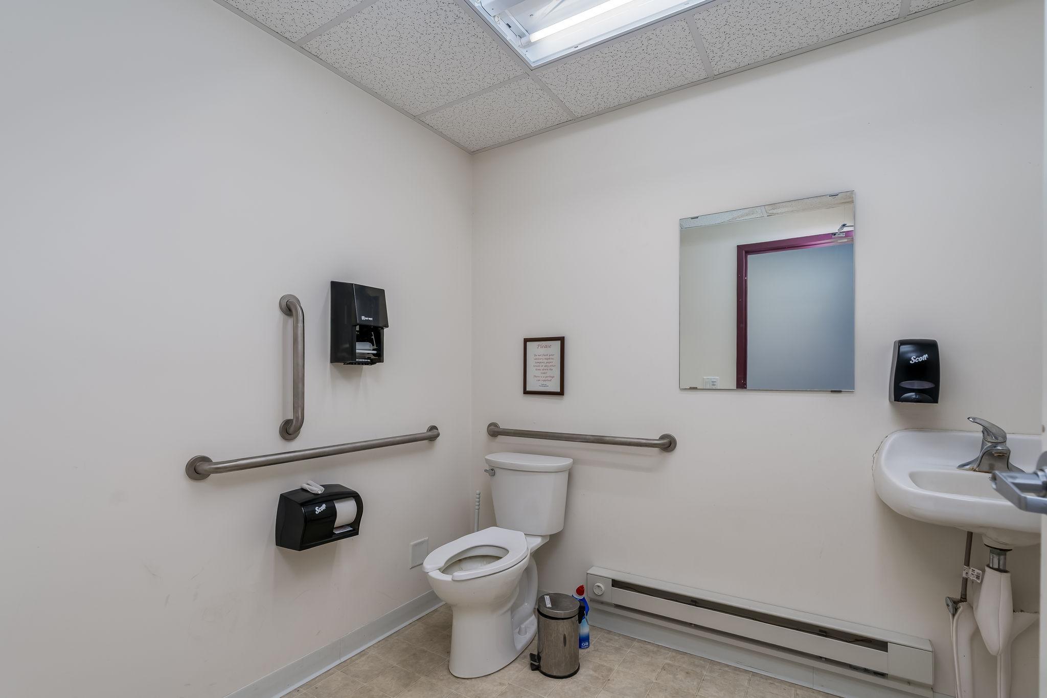 138 N Main St-36.jpg
