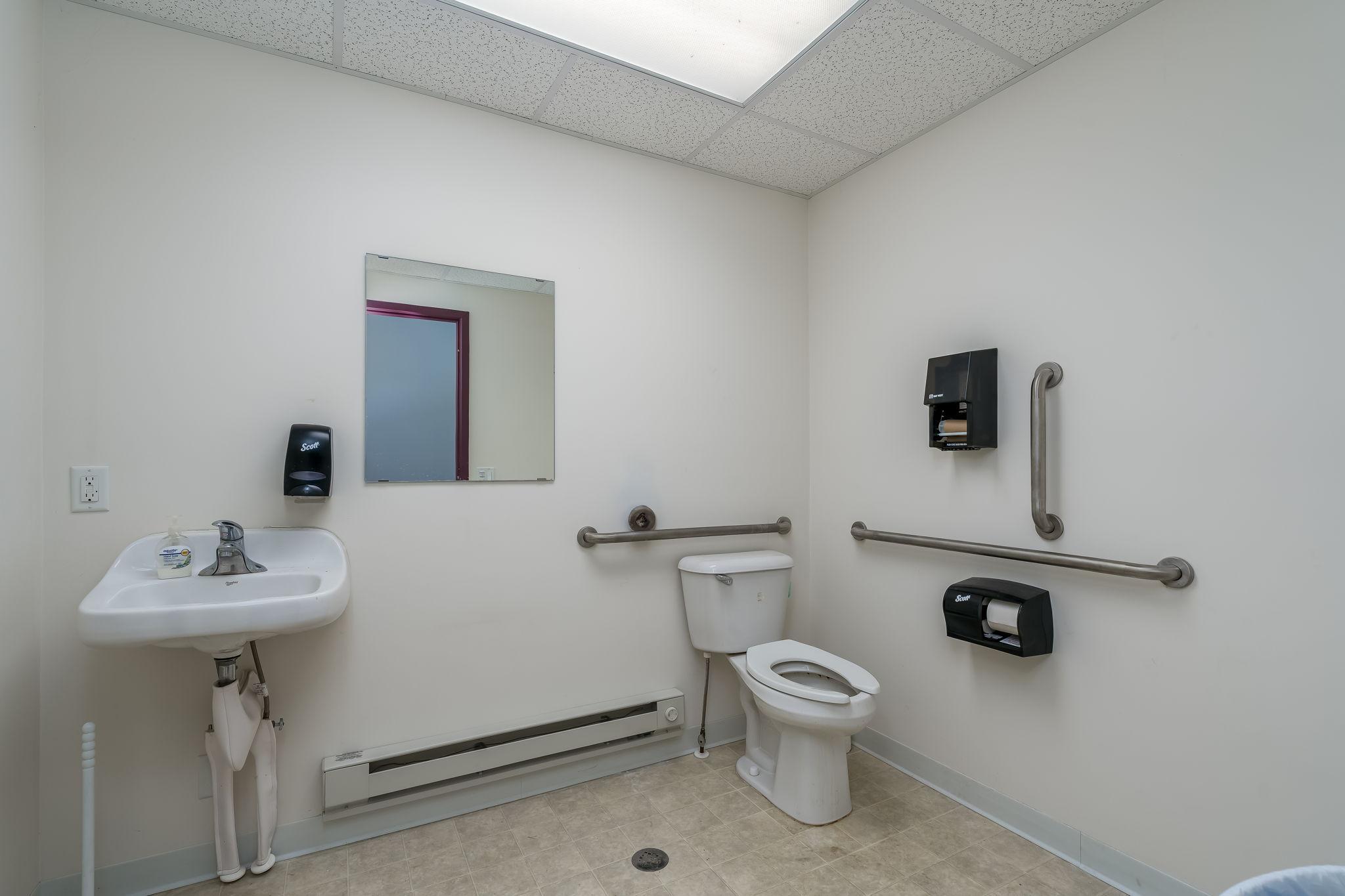 138 N Main St-37.jpg