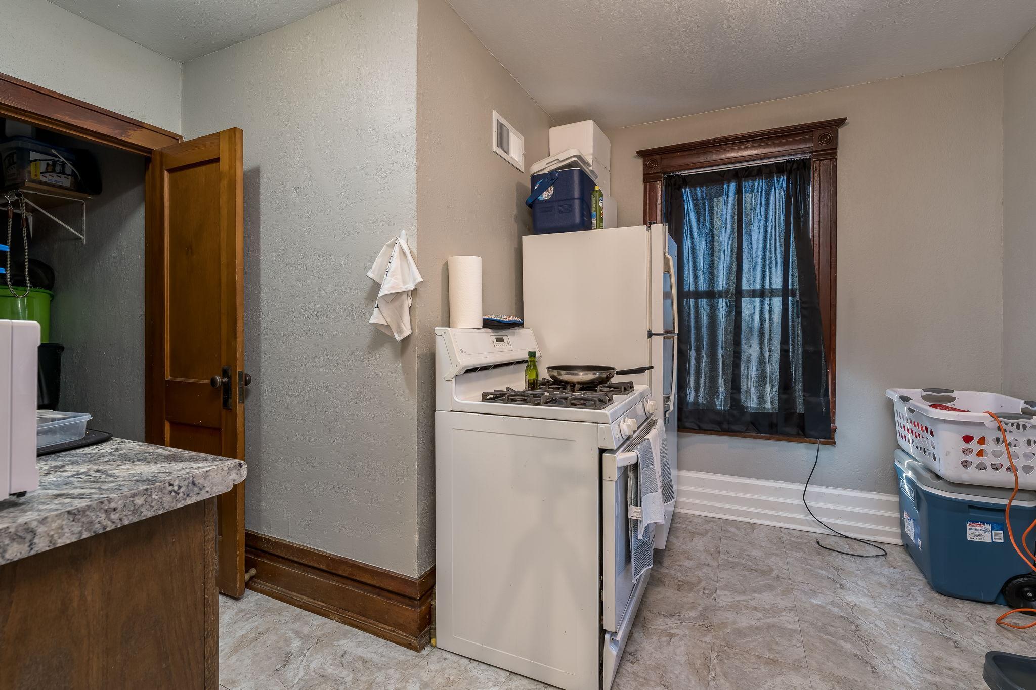 138 N Main St-24.jpg