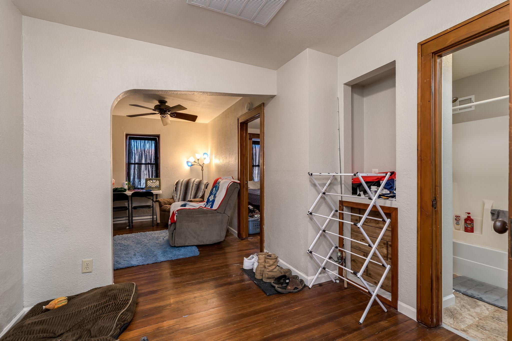 138 N Main St-21.jpg