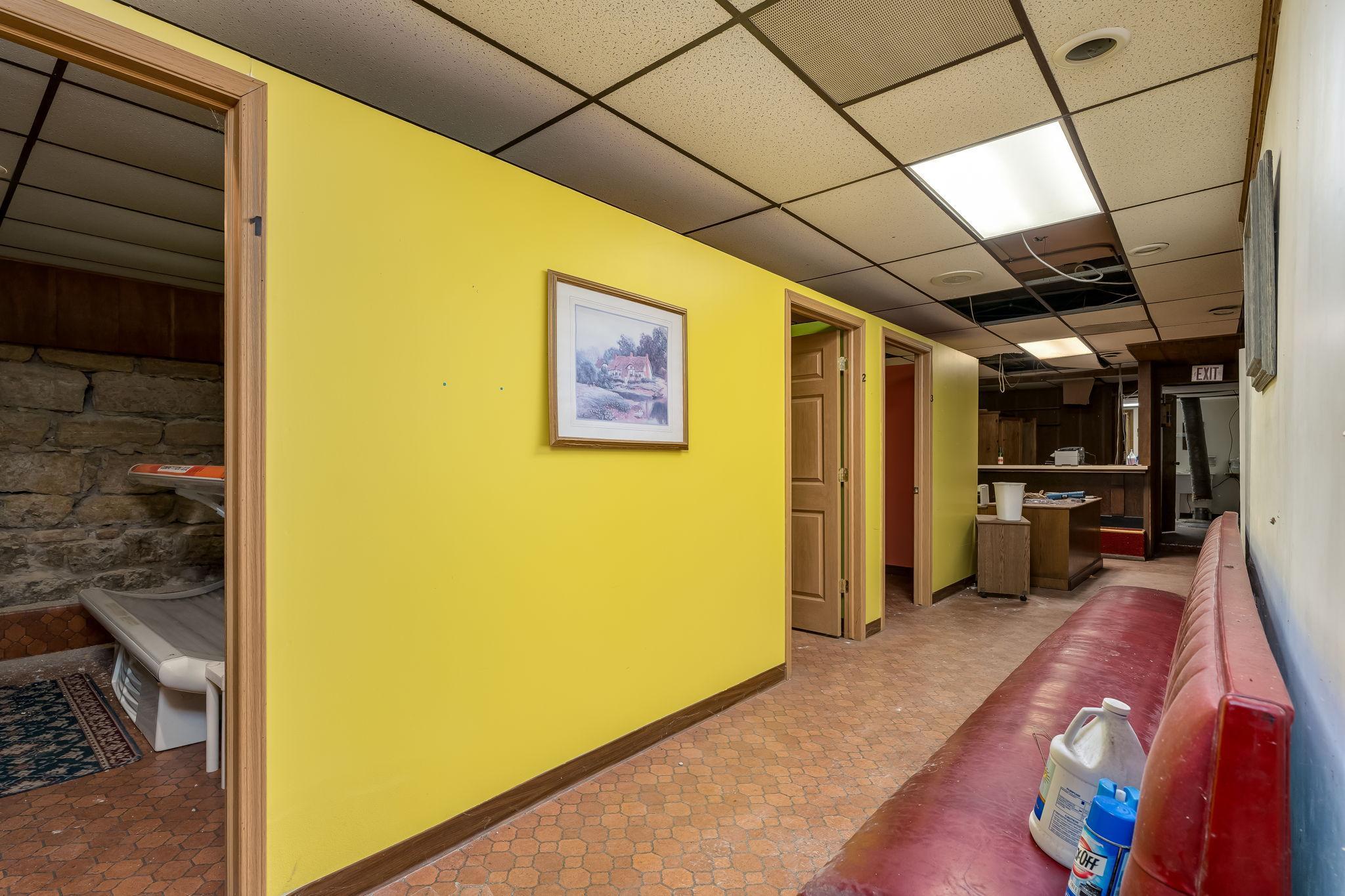 138 N Main St-43.jpg