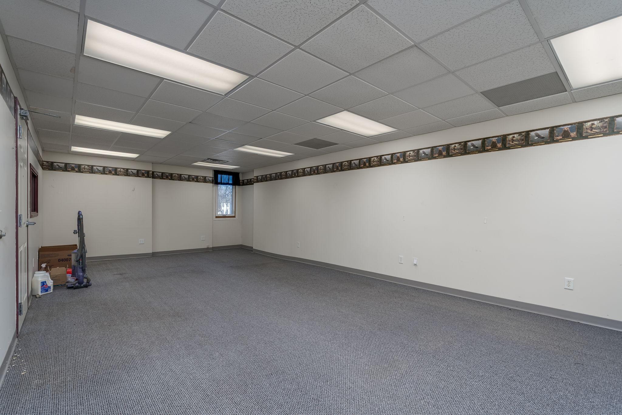 138 N Main St-34.jpg