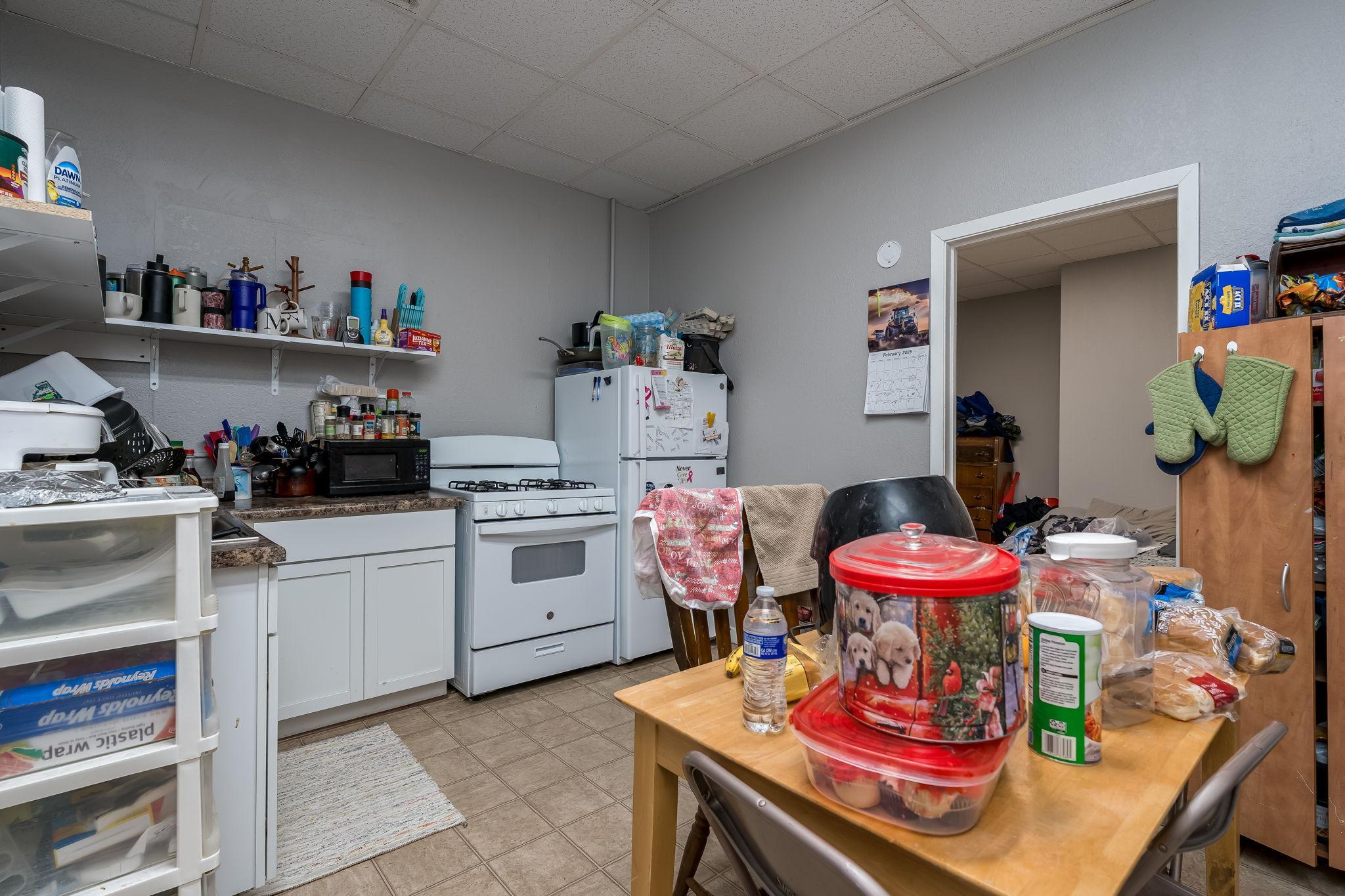 138 N Main St-18.jpg