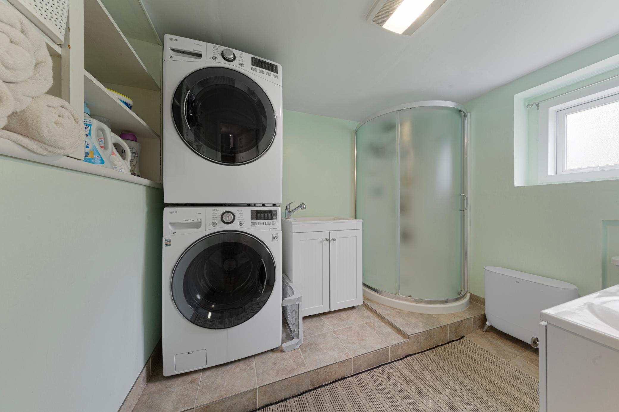 26 laundry_lower.jpg