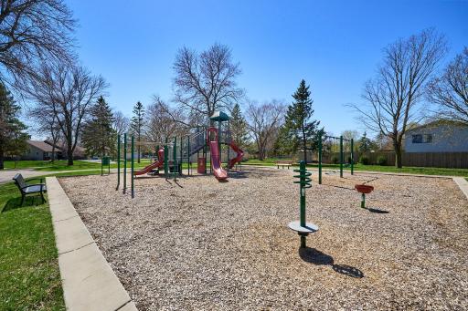 Katy Hills Park, a neighborhood playground & walking path