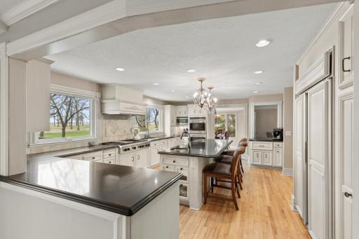 2890 Autumn Woods Drive, Chaska, MN 55318