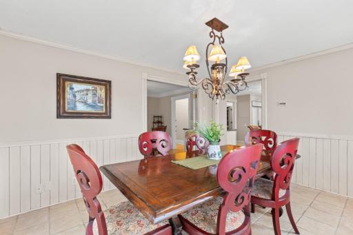 2890 Autumn Woods Drive, Chaska, MN 55318