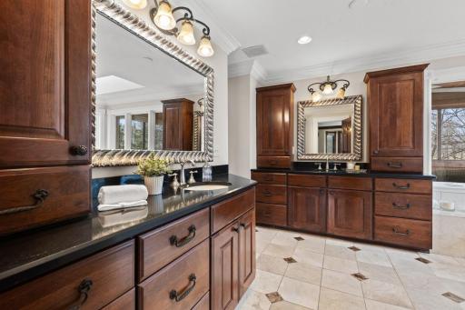 2890 Autumn Woods Drive, Chaska, MN 55318