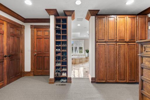 2890 Autumn Woods Drive, Chaska, MN 55318